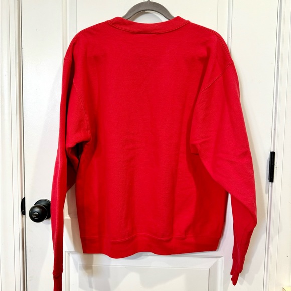 UNIVERSAL VINTAGE RED CREWNECK LOGO SWEATSHIRT - Picture 6 of 6